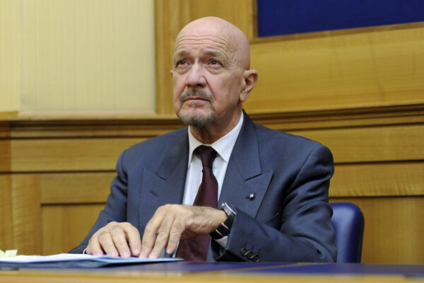 “Putin prenderà il Donbass e poi si potrà fare la pace”, parla il generale Mauro Del Vecchio