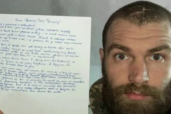 Il maggiore dei marines ucraini scrive al Papa: “Qui è l’inferno sulla Terra. Salvi i civili a Mariupol”