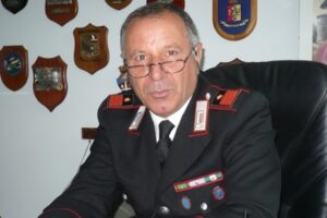 “Cucchi abbandonato, vanno condannati genitori e sorella”, l’accusa dell’ex comandante dei carabinieri