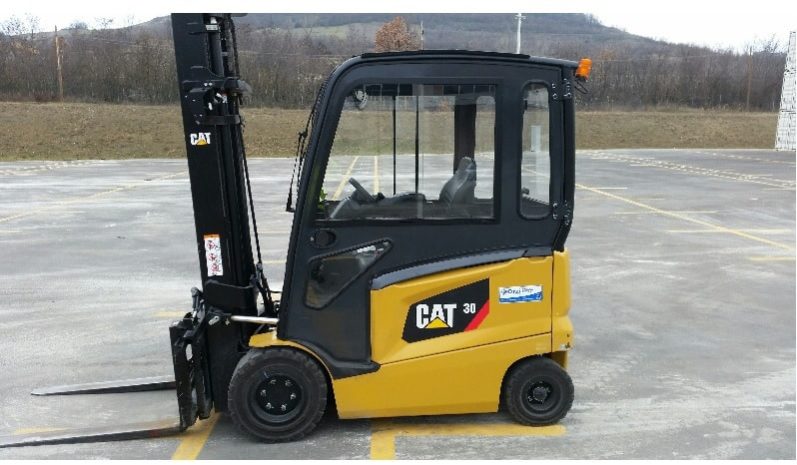 Luca muore a 17 anni schiacciato dal muletto che guidava, dramma nel capannone di famiglia