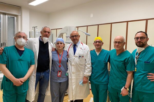 Luca salvato dal pacemaker bicamerale, al San Paolo il primo intervento nel laboratorio di elettrostimolazione