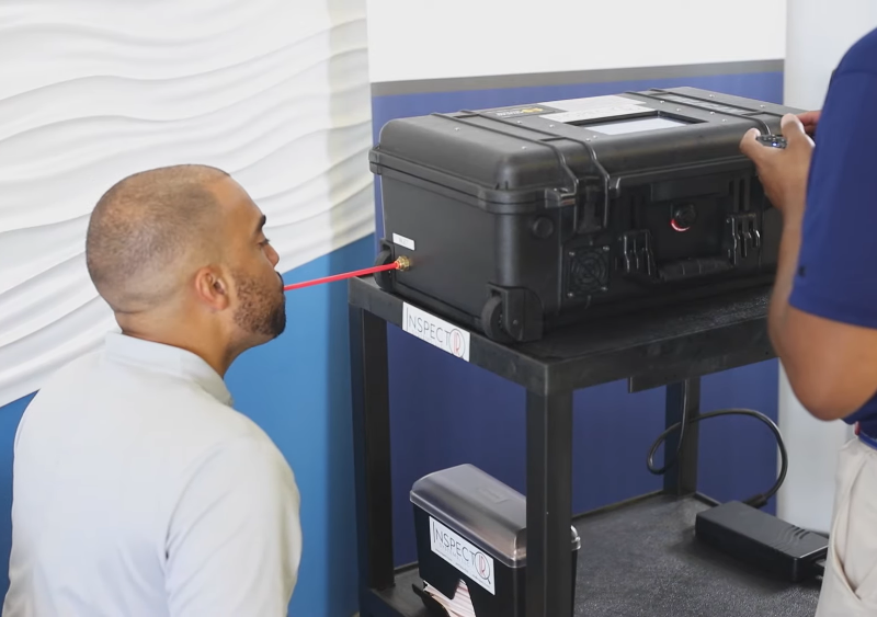 Test “del palloncino” per il covid, approvato il metodo che “cattura” il respiro: “Risultati in 3 minuti”