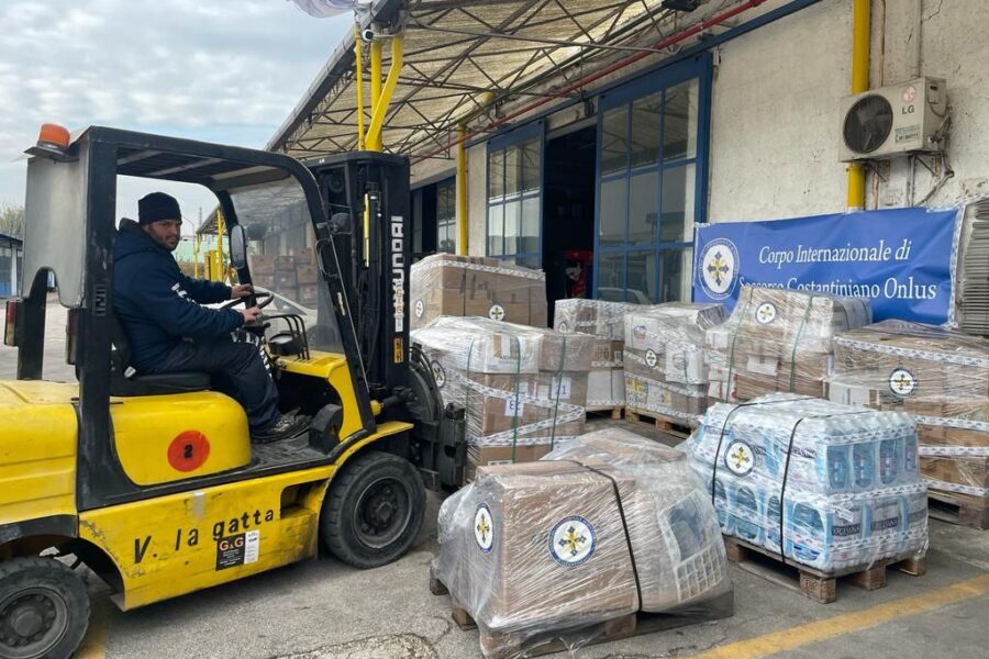 Aiuti umanitari da Napoli all’Ucraina, l’Sos raccolto da aziende, associazioni e circoli