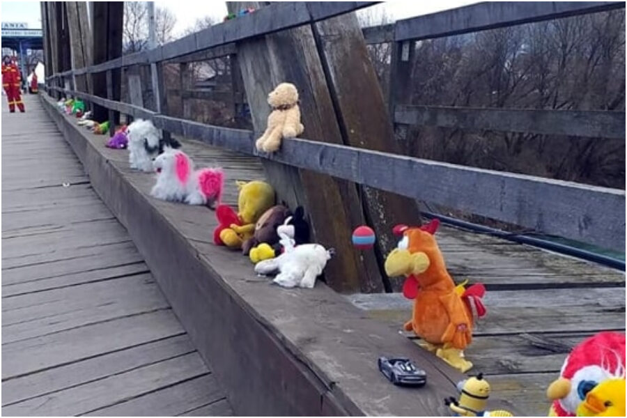 Sighetu Marmației, un ponte di giocattoli fra la guerra e l’Europa