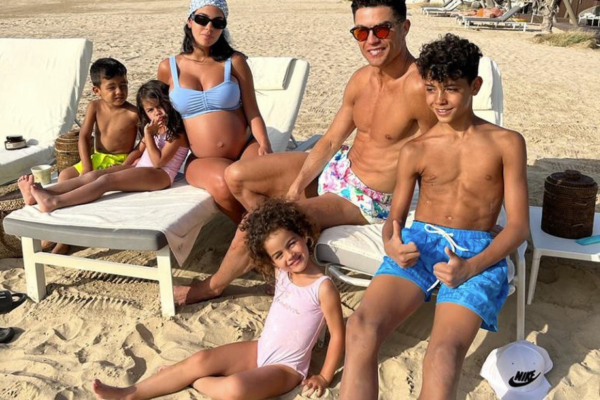Chi sono i figli di Cristiano Ronaldo e Georgina, 5 bambini tra maternità surrogata e parti naturali