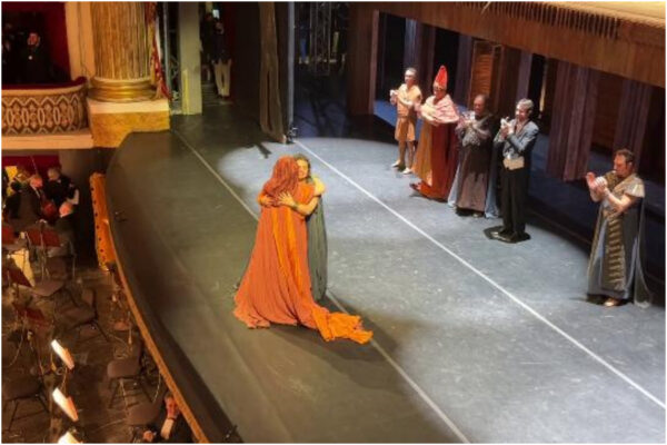 Russi e ucraini sul palco del San Carlo: la cultura regge ciò che sarà, restituiamole il suo tempo