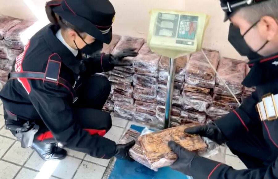 Colpo al narcotraffico, sequestrati 500 chili di cocaina purissima: “Valeva 50 milioni di euro”