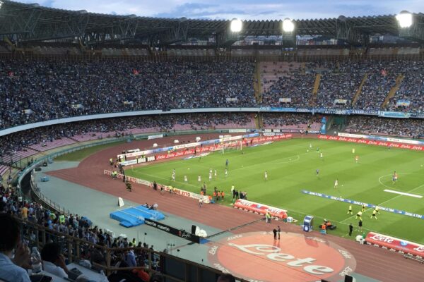 In politica, non badiamo a ciò che dicono gli ultras delle curve: fermiamo la logica da stadio