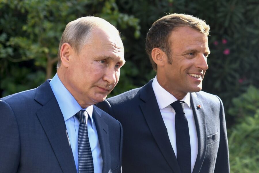 Cosa si sono detti Macron e Putin: telefonata di due ore tra Parigi e Mosca