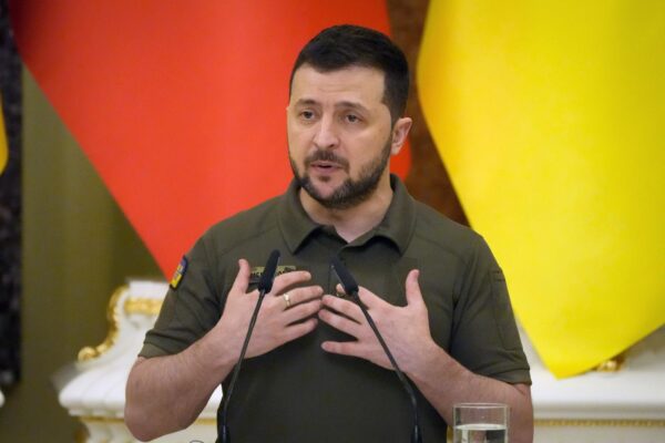 Kiev non tratta per la pace: “Non cediamo i nostri territori”