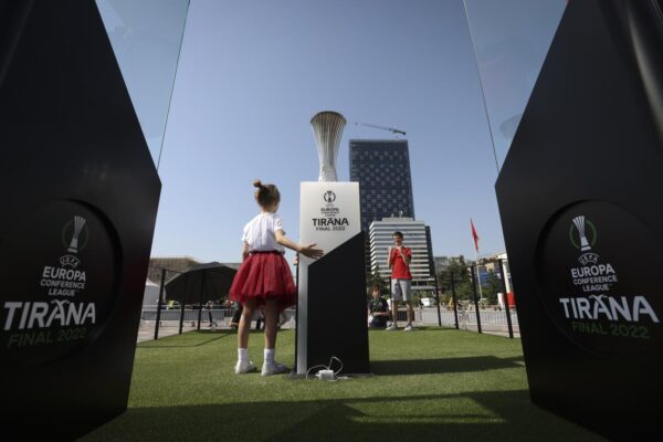 Dove vedere Roma-Feyenoord: la finale di Conferenze League in tv in chiaro e in streaming