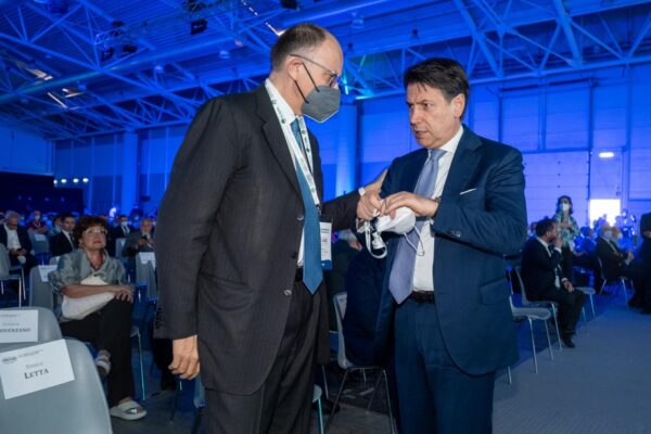 Letta dice addio alla sinistra, il Pd passa coi qualunquisti