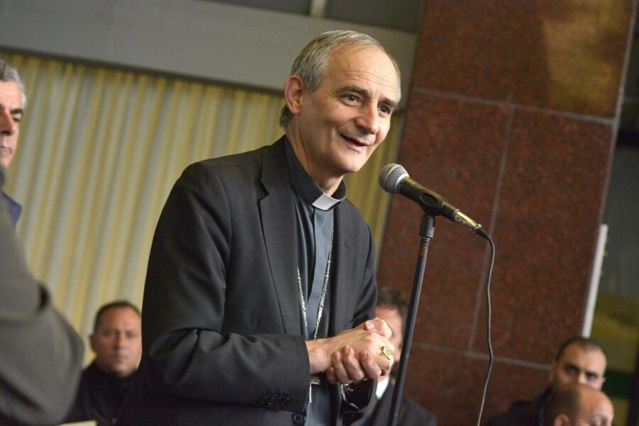 Foto LaPresse
10-03-2014
Cronaca
Targa in memoria di Modesta Valenti, donna senza fissa dimora morta 31 anni fa in stazione Termini. Partecipano Mauro Moretti, amministratore delegato di Fs Italiane, Ignazio Marino, sindaco di Roma, Marco Impagliazzo, presidente di Sant’Egidio e Monsignor Matteo Zuppi, Vescovo di Roma Centro. Stazione Roma Termini. Binario 1.
Nella foto, Monsignor Matteo Zuppi