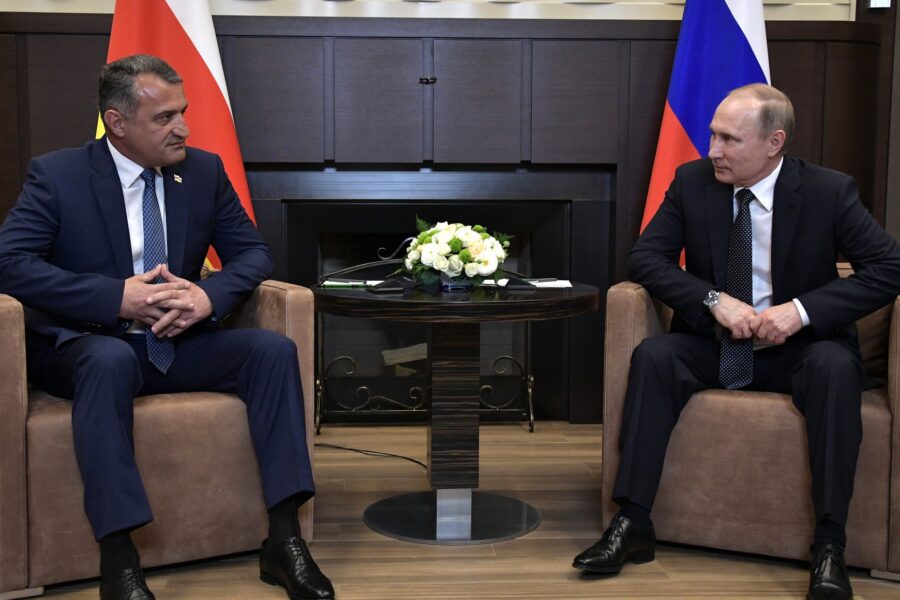 Ossezia del Sud, ‘nuovo’ fronte di Putin: ok dei separatisti della Georgia a referendum di adesione alla Russia