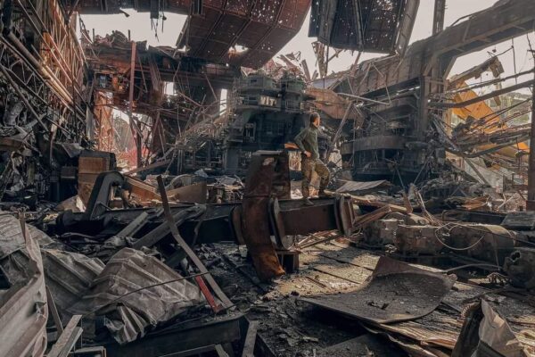 Guerra Ucraina-Russia, Mosca annuncia: “Missione compiuta su Azovstal”. Da teatro Mariupol “portati via centinaia di cadaveri”