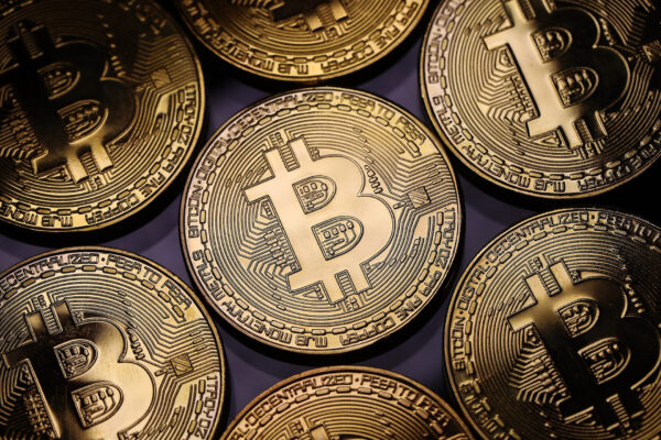 Bitcoin senza controllo, c’è allarme sulle criptovalute che non sono moneta legale