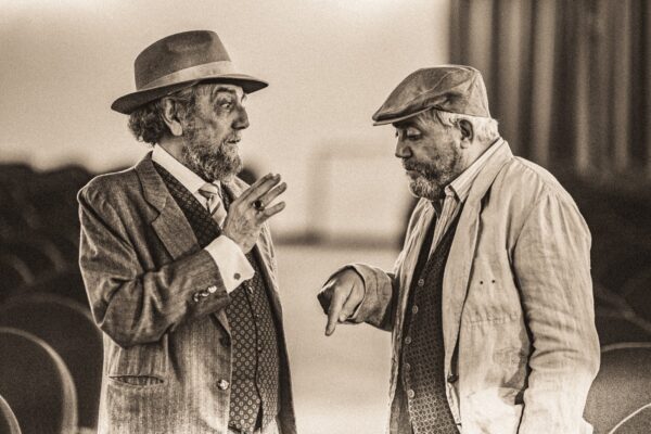 “Il muro di Napoli”, al Politeama lo spettacolo con Savoia e Ferreri tra russi e americani nel ‘43