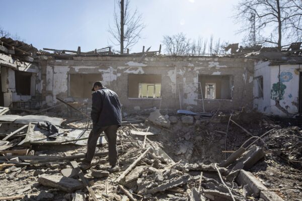 Perché è scoppiata la guerra in Ucraina, vietato riflettere su quanto sta accadendo