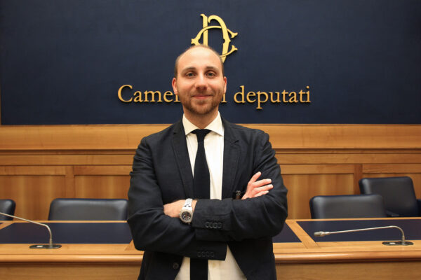 Intervista a Vincenzo Iacovissi: “Una speranza di futuro alle giovani generazioni”