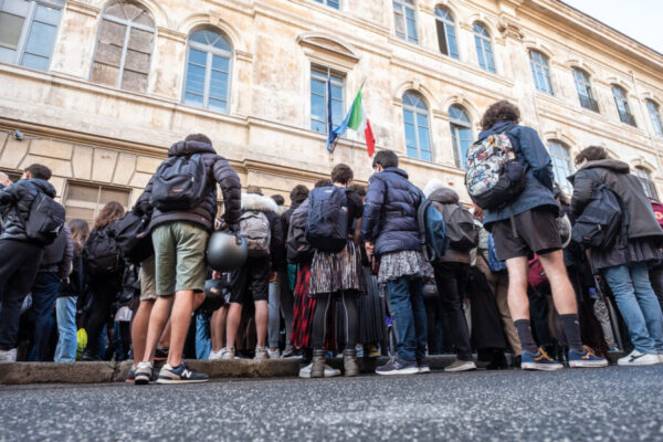 Foto Mauro Scrobogna /LaPresse
16-02-2022 Roma, Italia
Cronaca
Protesta studenti contro sessismo
Nella foto: al liceo Righi di Roma esplode la protesta contro le parole di una professoressa che commentando una maglietta troppo corta di una studentessa le ha detto «Stai Salaria?» consolare nota per il meretricio

Photo Mauro Scrobogna/LaPresse 
February 16, Rome Italy
News
Students protest against sexism
In the photo: at the Righi high school in Rome, the protest explodes against the words of a teacher who, commenting on a too short shirt of a student, said to her "Are you Salaria?" consular known for prostitution