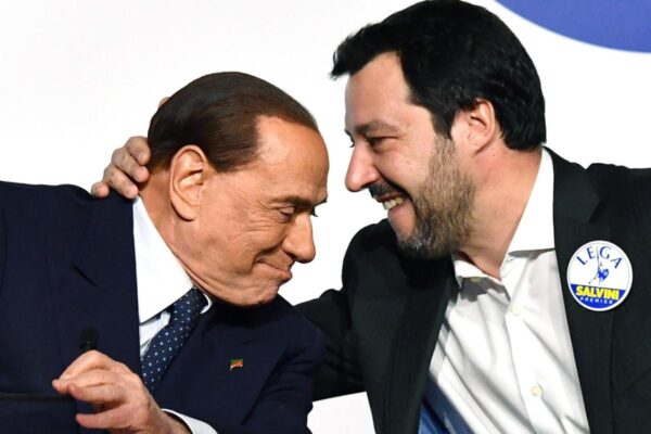 Salvini e Berlusconi chiudono al governo con i 5 Stelle “irresponsabili”: strada in discesa per il ritorno al voto