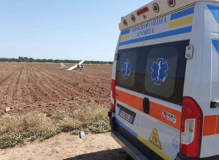 Due ultraleggeri precipitano dopo tamponamento in volo: due morti e un ferito a Trani