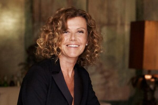 Tiziana Fausti risponde alle polemiche: “Credo nei giovani ma a volte mancano di umiltà, il lavoro non è un fastidio”