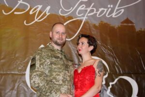 La storia di Valeria e di Andriy, morto 3 giorni dopo il loro matrimonio nell’acciaieria Azovstal