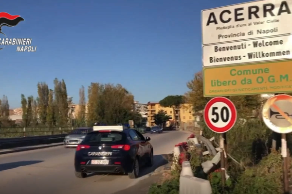 La faida tra clan che si ammazzano sotto casa, blitz ad Acerra: il ‘patto’ per vendicare l’omicidio del fratello del boss