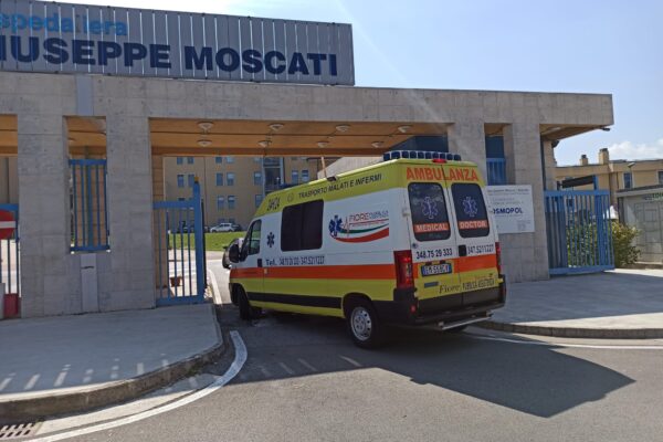 Colpo di pistola alla testa, ragazzo di 16 anni in fin di vita: è il secondo caso in un giorno