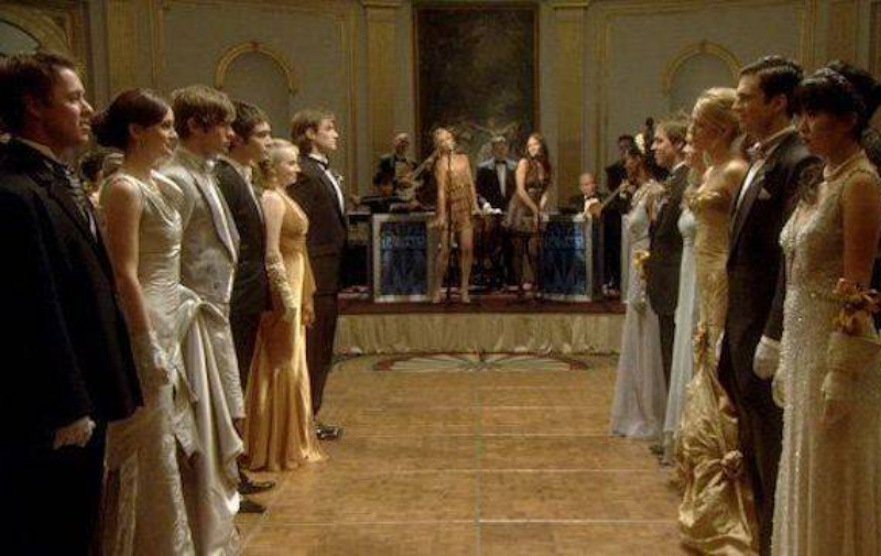 “No alle coppie gay, gli studenti sono contrari”, il clamoroso caso del Ballo delle debuttanti scomoda il governo