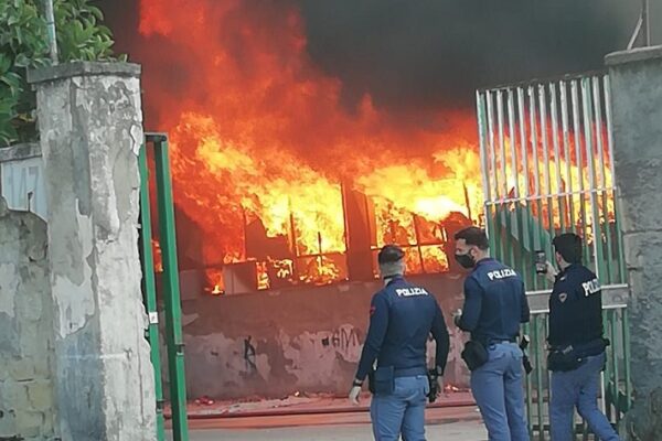 Rogo a Gianturco, la soluzione di Nappi: “Subito lo sgombero dei campi rom, sono bombe a orologeria”