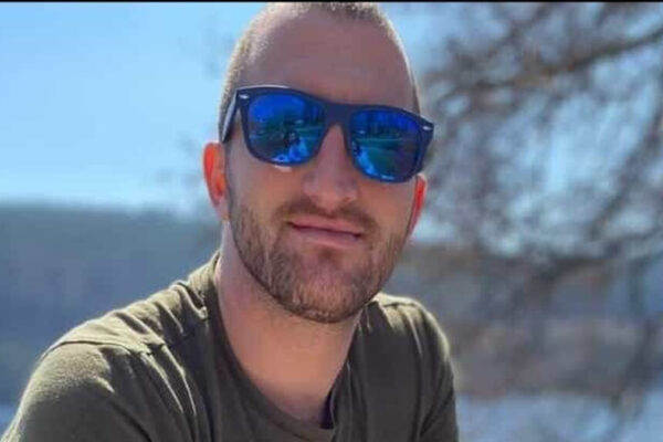 Pizzaiolo italiano trovato senza vita in un parco a Sheffield, indagine per omicidio per la morte di Carlo Giannini