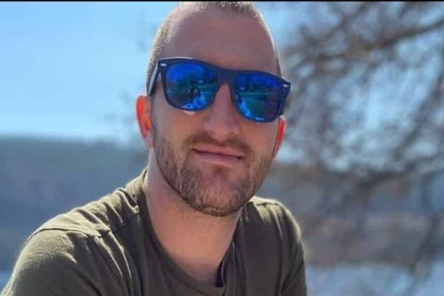 Pizzaiolo italiano trovato senza vita in un parco a Sheffield, indagine per omicidio per la morte di Carlo Giannini