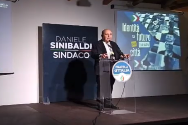 “Boia chi molla!”, il grido di battaglia di Antonio Cicchetti all’iniziativa elettorale di Fratelli d’Italia