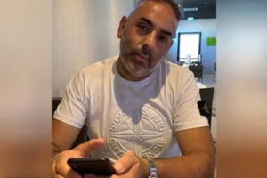 Scarcerato Maximiliano Cinieri: dopo 12 istanze, 4 perizie e la sedia a rotelle, i giudici realizzano che è in fin di vita Scarcerato Maximiliano Cinieri: dopo 12 istanze, 4 perizie e la sedia a rotelle, i giudici realizzano che è in fin di vita