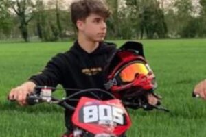 Poliziotto arrestato per omicidio stradale, Davide Pavan travolto a 17 anni: “Tasso alcolico 3 volte il limite”