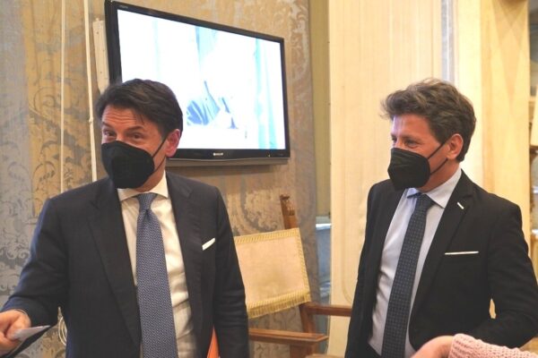 Ferrara col leader del M5S Giuseppe Conte