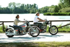 Troppo dolore per la morte di Giovanna, il marito Luca si uccide prima del funerale: “Continuerete a correre insieme sulle vostre amate Harley”