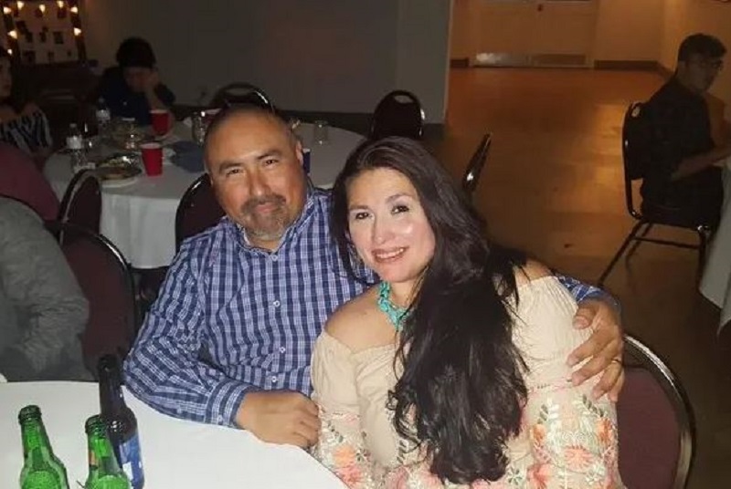 Strage in Texas, morto d’infarto il marito di una maestra uccisa: “Insopportabile perdere l’amore della sua vita dopo 25 anni insieme”