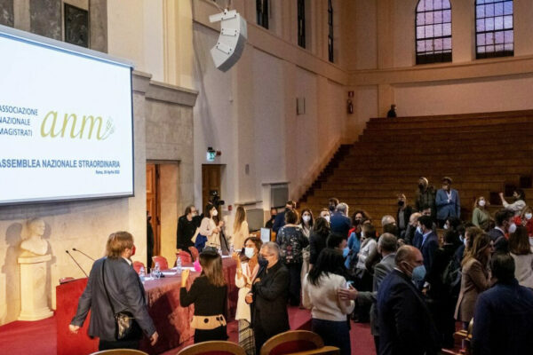 I magistrati vogliono il potere politico: Mattarella perché resti in silenzio?