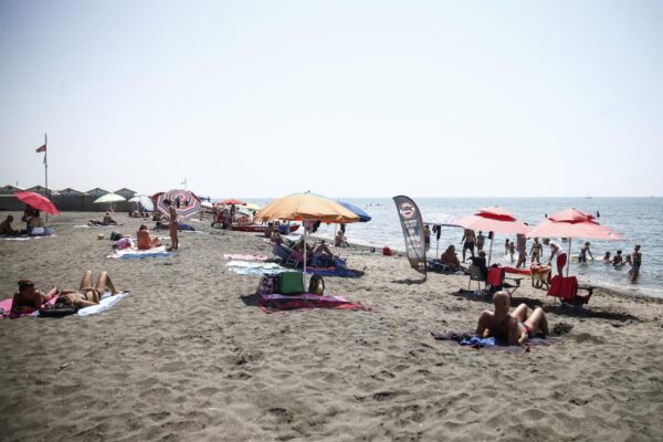 Concessioni balneari, accordo in extremis nella maggioranza: rinviata la decisione sull’importo degli indennizzi