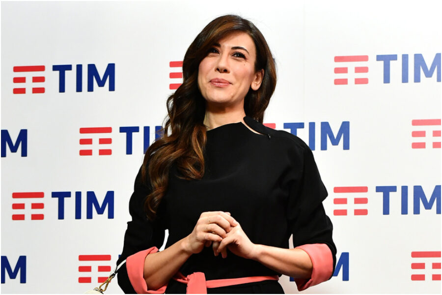 Samusà, Virginia Raffaele tra luna park e Fellini