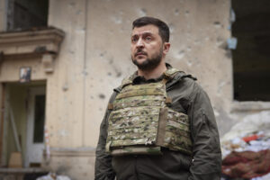 Le guerra richiede carne da cannone, in Ucraina si continua a morire alla ricerca di una “pace giusta”