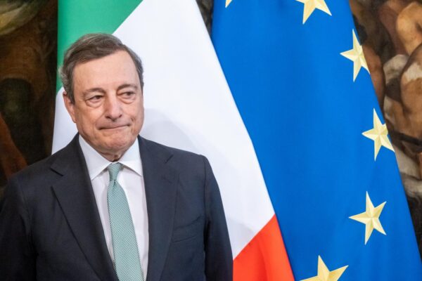 C’è la guerra e le scadenze del Pnrr, ma la Camera si prende due settimane di vacanza…