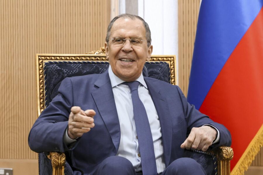 Guerra Ucraina-Russia, intesa Mosca-Istanbul su grano. Lavrov minaccia: “Più armi a Kiev? Colpiremo ovunque”
