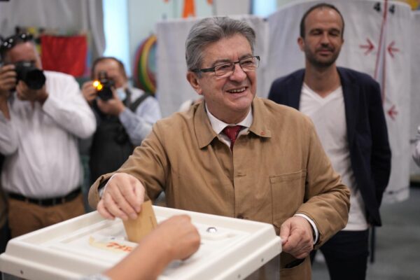 Jean-Luc Mélenchon, il tribuno rosso che ha ridato lustro ai valori della gauche Jean-Luc Mélenchon, il tribuno rosso che ha ridato lustro ai valori della gauche