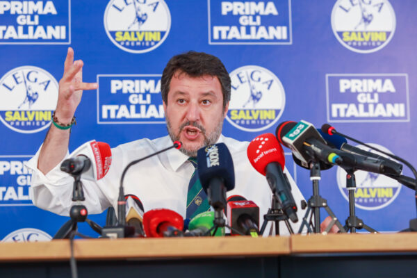 Manettari a caccia di Salvini per nascondere i guai dei Pm