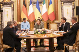 Foto Filippo Attili/Palazzo Chigi/LaPresse 16-06-2022 Ucraina, KievPolitica Draghi, Macron e Scholz a Kiev: l’incontro con ZelenskyDISTRIBUTION FREE OF CHARGE – NOT FOR SALE – Obbligatorio citare la fonte LaPresse/Palazzo Chigi/Filippo Attili
