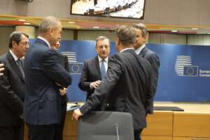 Draghi sconfitto a Bruxelles, salta il summit di luglio sull’energia: scontro sul price cap per il gas russo